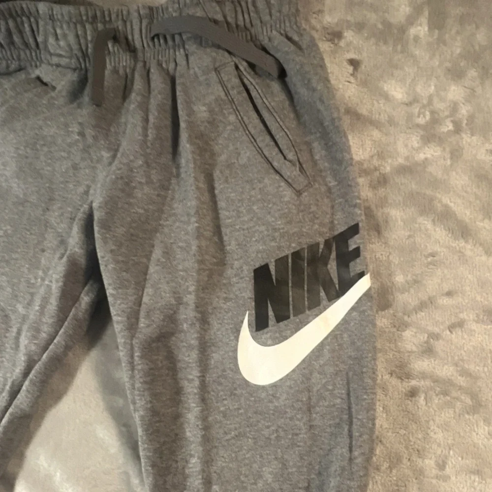 Nike Boys Pants Small Gray Fleece Athletic Swoosh Logo Jogger